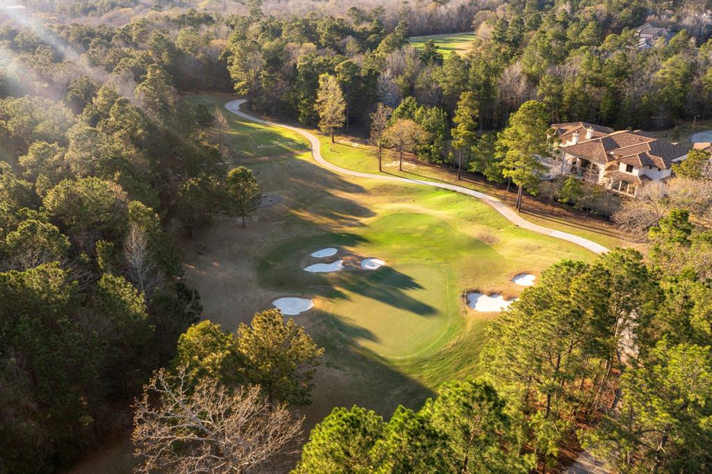 Residents enjoy golf, boating, swimming and sailing just six miles away at Lake Conroe and 5.2 miles to the south, The Woodlands area offers an array of shopping, dining and entertainment options.